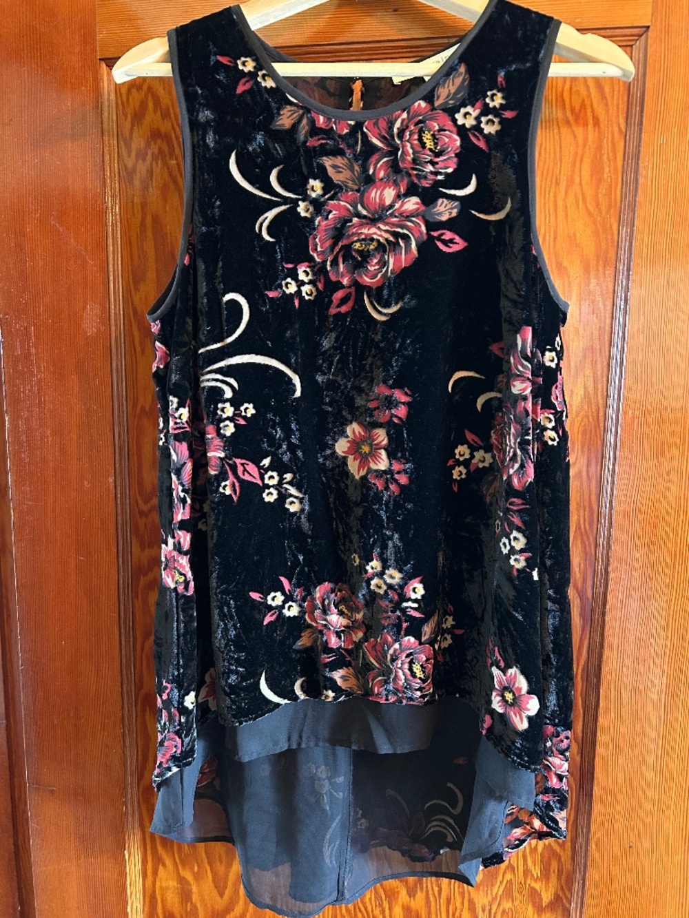 Daniel Rainn sleeveless blouse
